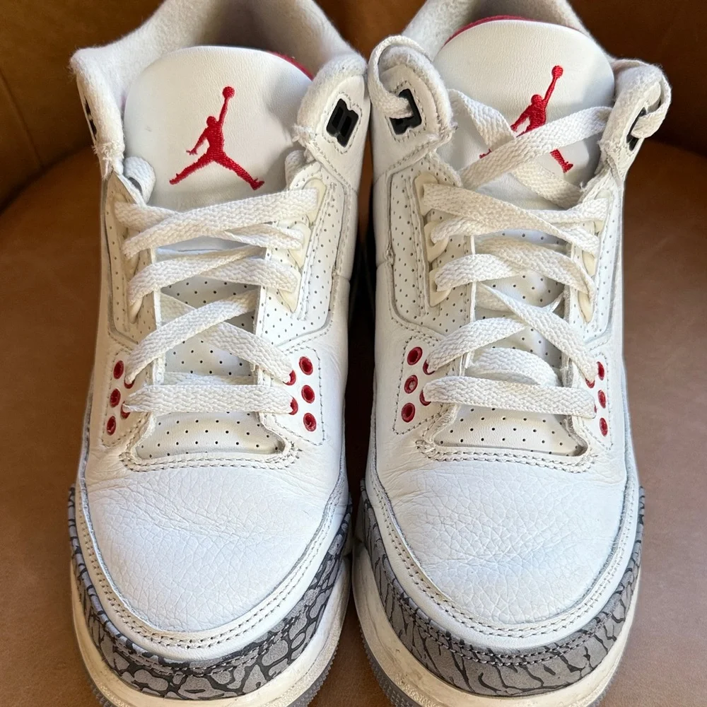 Retro Air Jordan 3 Summit Sneakers - Picture 3 of 8